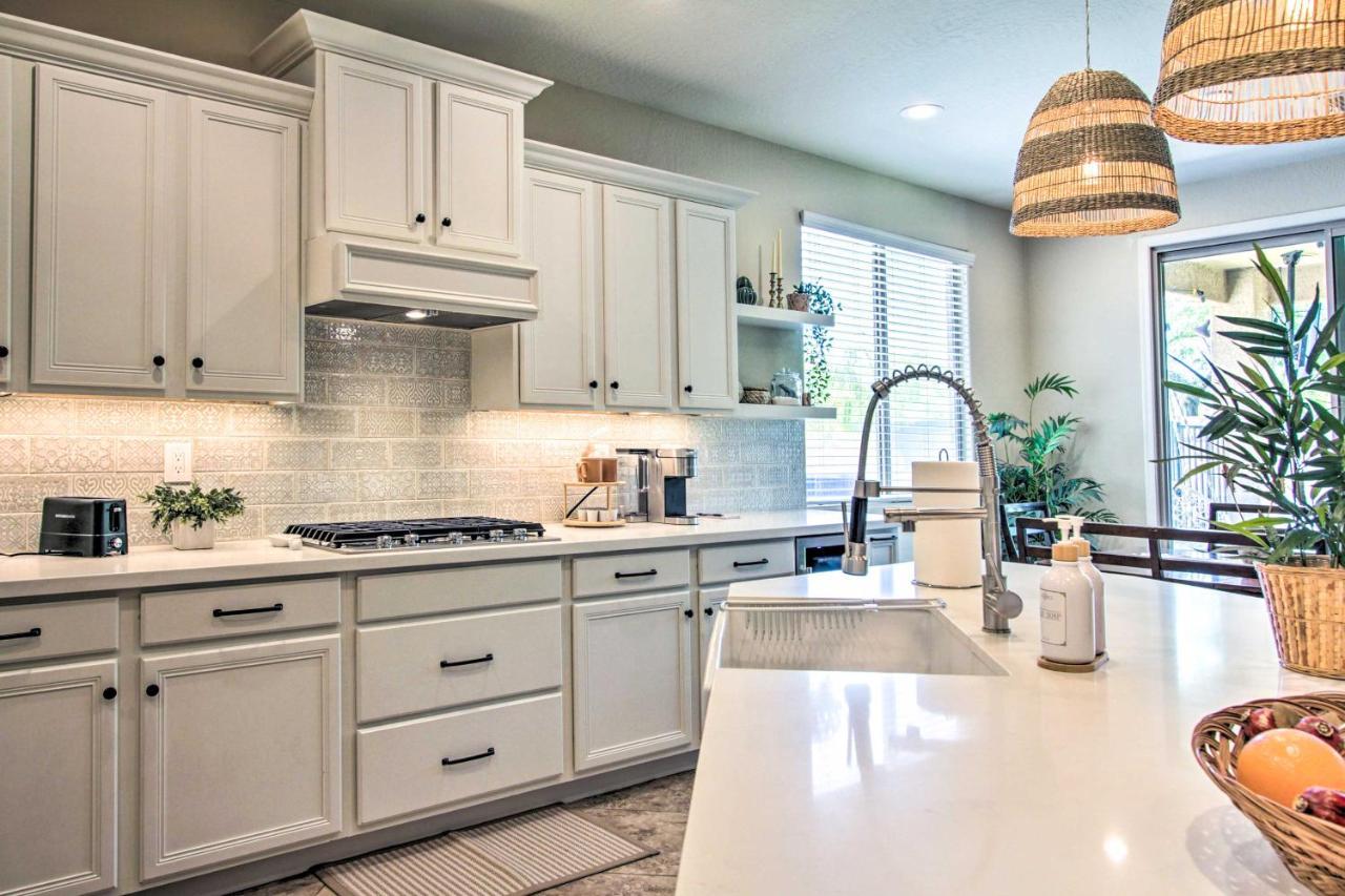 Family-Friendly Goodyear Home With Private Pool المظهر الخارجي الصورة