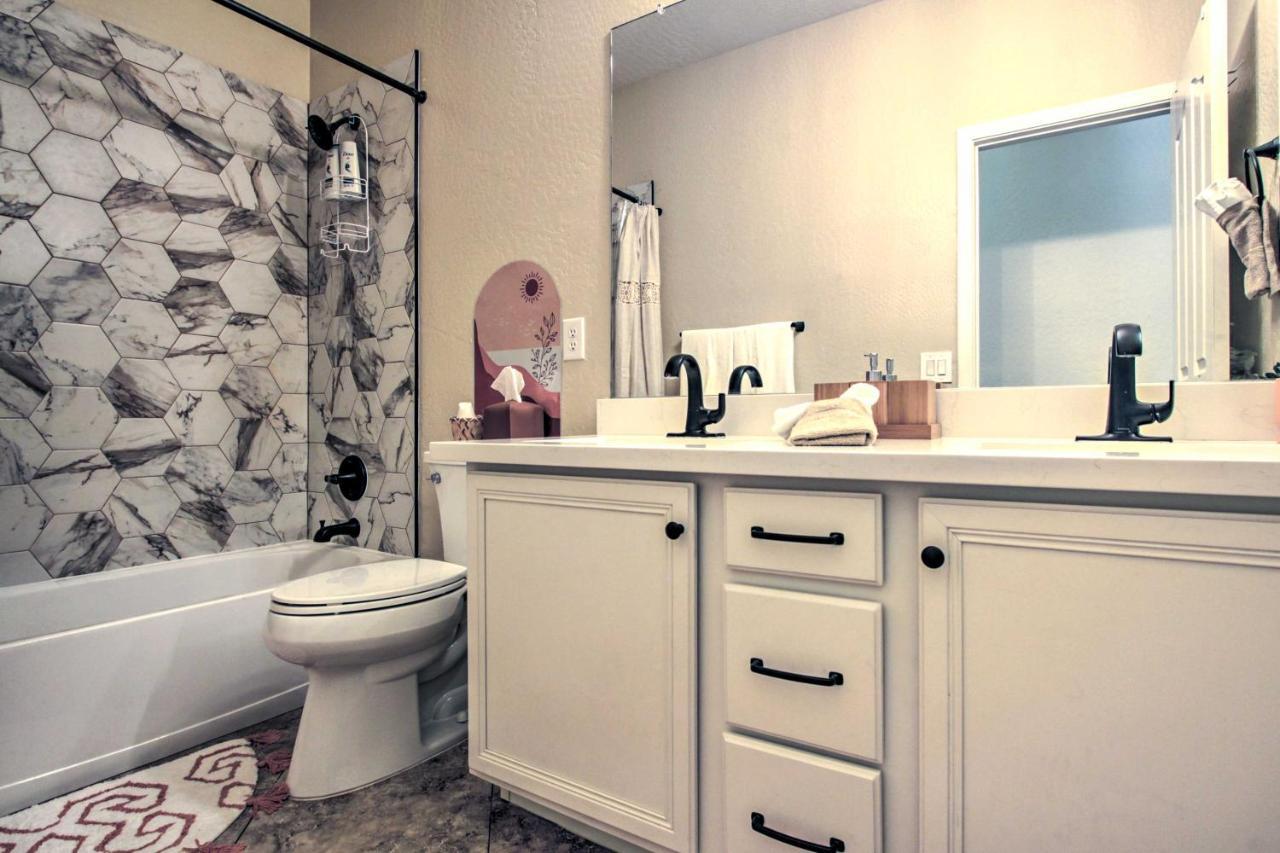 Family-Friendly Goodyear Home With Private Pool المظهر الخارجي الصورة